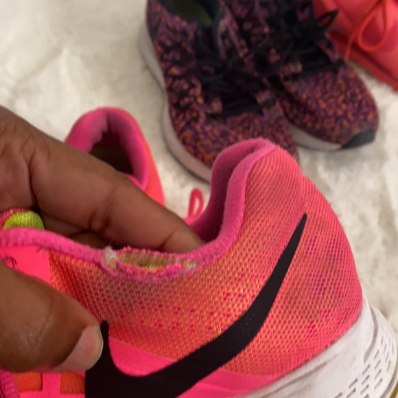 3 pair of Nike sneakers - Picture 3 of 5